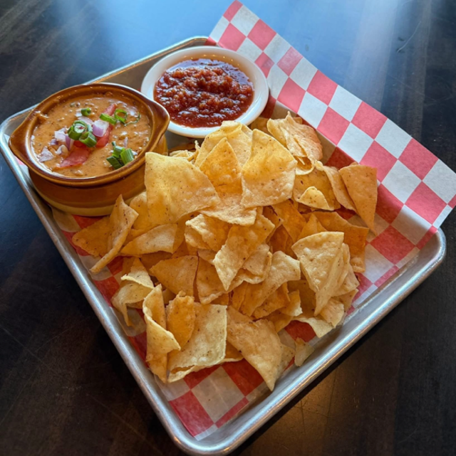 Chorizo Queso & Salsa.